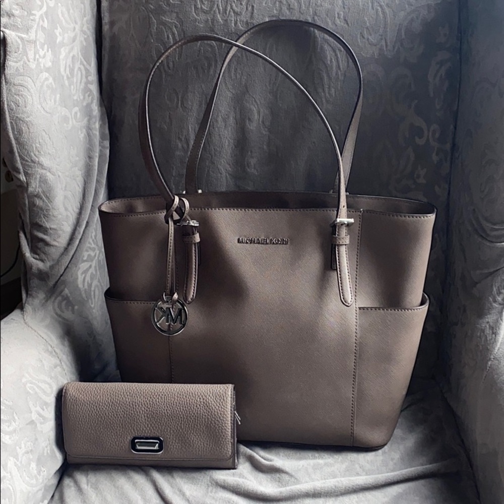 Michael Kors tote and matching wallet